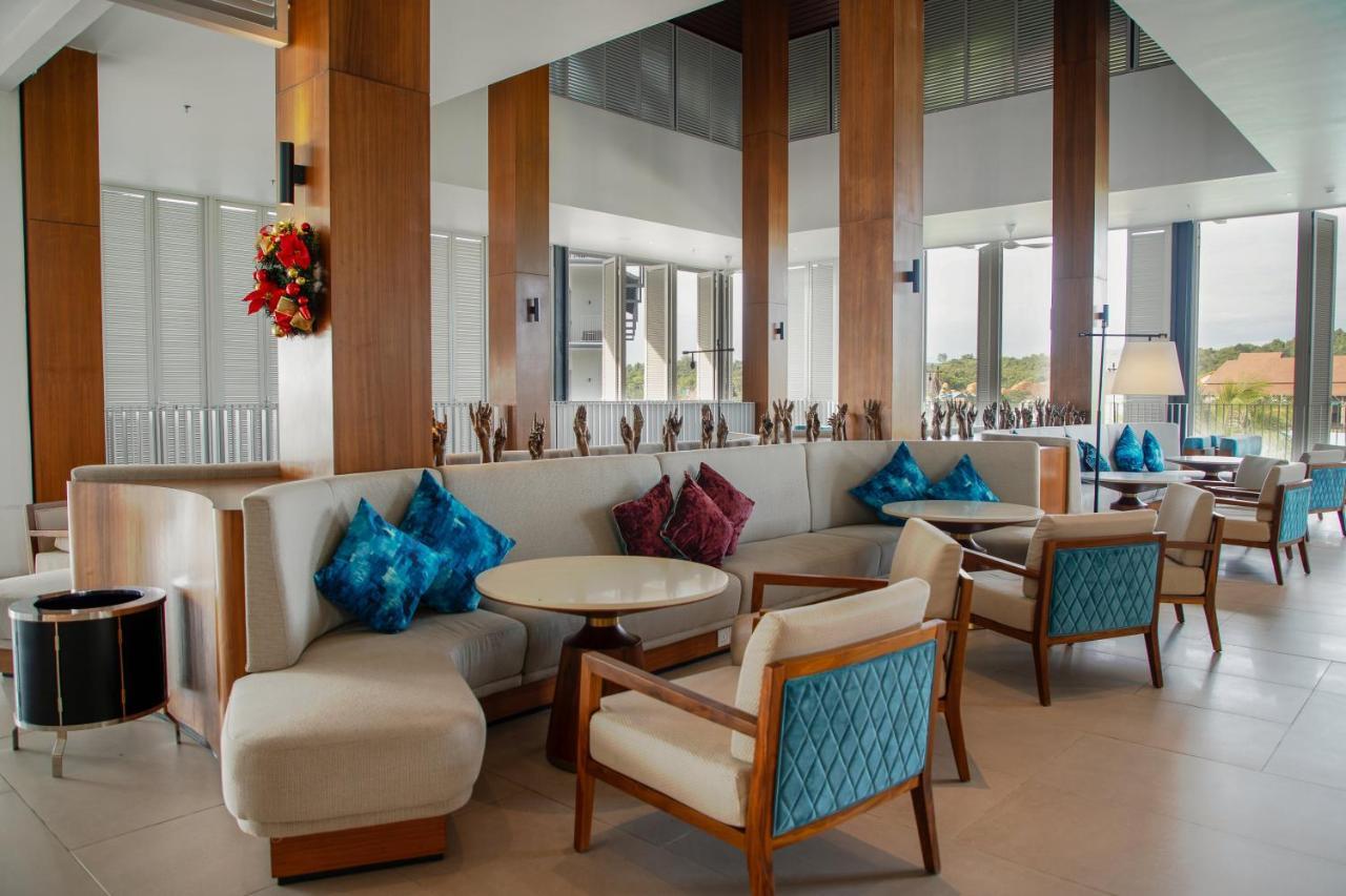 Hard Rock Hotel Desaru Coast Exterior photo The lounge at the airport